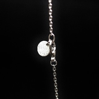 Collier Pendentif Chanel "Ultra" Diamants et Céramique Blanche.