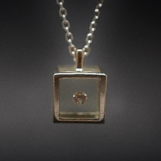 Collier Pendentif "Le Cube" Pascal Morabito et Victoria Casal en Or gris 18k et Diamant