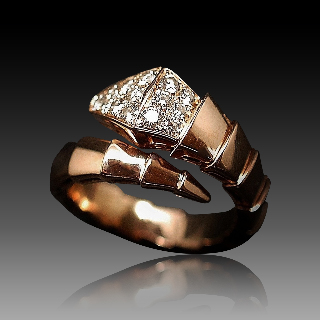 Bague Bulgari en Or rose 18 Cts modèle "Serpenti" avec Diamants de 2013.