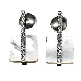 Boucles d'oreilles Victoria Casal en Or gris 18K avec nacre et diamants.