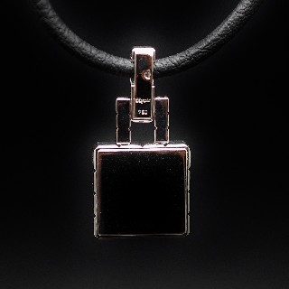 Collier Pendentif Chopard Ice Cube de 2001 en or gris 18k massif.