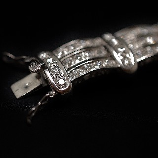 Bracelet en or gris 18 carats massif  Avec 5.0 Cts de Diamants