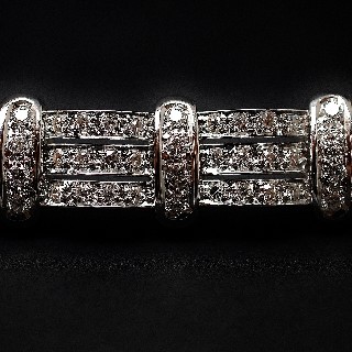 Bracelet en or gris 18 carats massif  Avec 5.0 Cts de Diamants