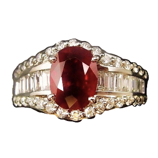 Bague Rubis Naturel 2.11 Cts et Diamants Extrablancs en Or 18k