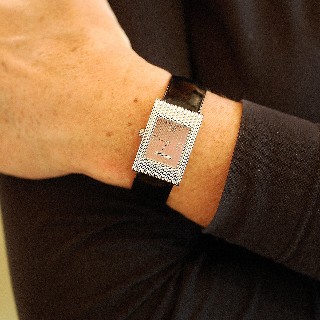 Montre Boucheron "Reflet" de Dame Moyen modèle à quartz . Montre Boucheron "Reflet" de Dame Moyen modèle à quartz .