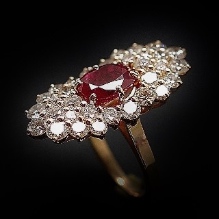 Bague "Entourage" Or jaune 18K, Rubis et Diamants.