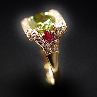 Bague Or Jaune 18K, Rubis et Diamants brillants. Taille 51-52