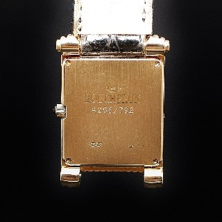Montre Boucheron "Reflet" grand modèle à quartz en or jaune 18k . Montre Boucheron "Reflet" grand modèle à quartz en or jaune 18k .