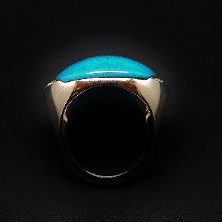 Bague en or gris 18k avec une imposante turquoise et Diamants brillants. Taille 52.