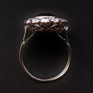 Bague entourage en Or 18K et platine vers 1950, Saphir et Diamants.