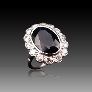 Bague entourage en Or 18K et platine vers 1950, Saphir et Diamants.