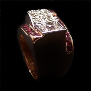 Bague Tank vintage vers 1940 en Or 18K et Platine avec Diamants et Verneuils.