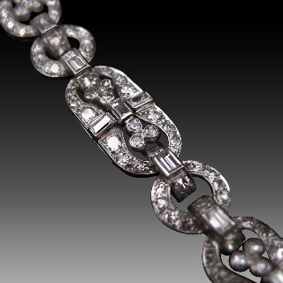  Bracelet Art Déco platine et diamants ronds et baguette avec 8 cts, vers 1925