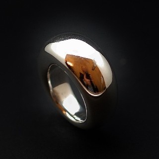 Bague Chaumet en or gris 18k " Anneau" Grand modèle. taille 51.