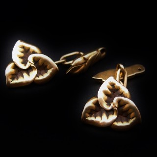 Boutons de Manchettes en or 18k vers 1900. "Motifs Feuilles"