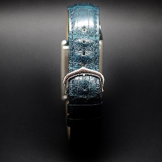 Montre Cartier Tank Basculante Médium Quartz en acier Vers 2000.