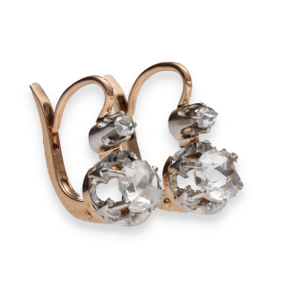 Boucles d'oreilles Dormeuses en or 18k et Platine vers 1930 avec roses de  diamant