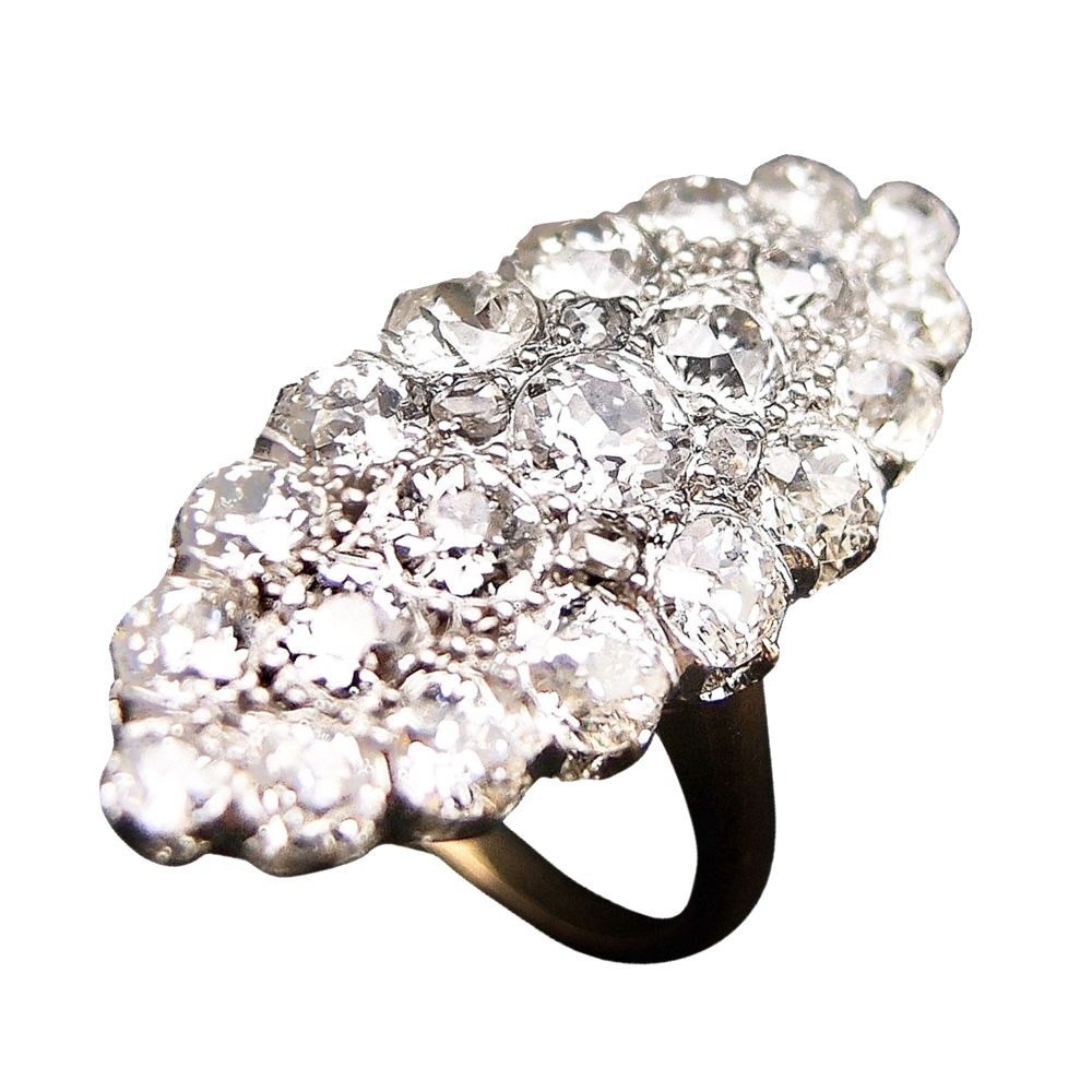 Bague Marquise en Or 18k et platine vers 1910 avec 2.4 Cts de Diamants  .