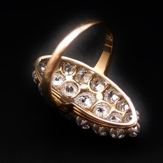 Bague Marquise en Or 18k et platine vers 1910 avec 2.4 Cts de Diamants . Bague Marquise en Or 18k et platine vers 1910 avec 2.4 Cts de Diamants .