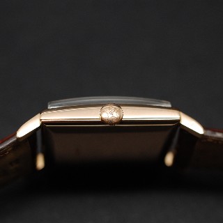 Montre Zenith Vintage Carrée Or 18k Automatique Vers 1965.