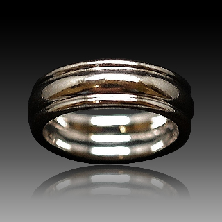 Alliance Boucheron Or gris 18k Massif . Taille 50 . Alliance Boucheron Or gris 18k Massif . Taille 50 .