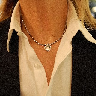 Collier Pendentif ChaumetCoeur "Lien" or gris 18k diamants de 1999. Collier Pendentif ChaumetCoeur "Lien" or gris 18k diamants de 1999.