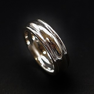 Alliance Boucheron Or gris 18k Massif . Taille 50 . Alliance Boucheron Or gris 18k Massif . Taille 50 .