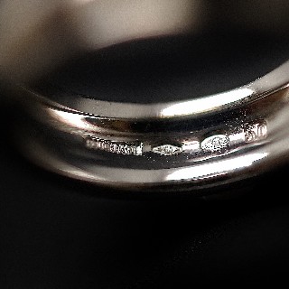 Alliance Boucheron Or gris 18k Massif . Taille 50 . Alliance Boucheron Or gris 18k Massif . Taille 50 .
