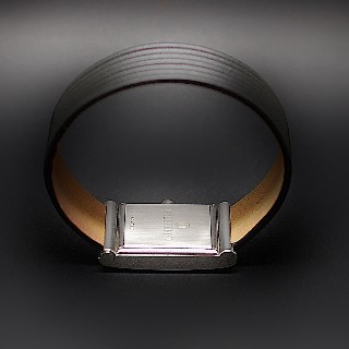 Montre Boucheron "Reflet" pour Homme grand modèle à quartz . Montre Boucheron "Reflet" pour Homme grand modèle à quartz .