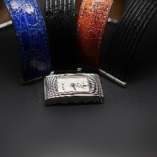 Montre Boucheron "Reflet" pour Homme grand modèle à quartz . Montre Boucheron "Reflet" pour Homme grand modèle à quartz .