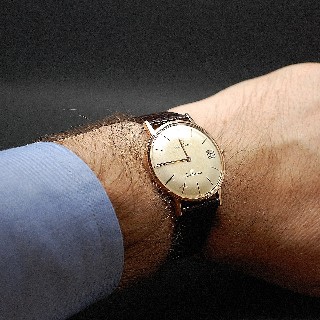 Montre Eterna Vintage "Centenaire" Homme en Or rose 18k Automatique Vers 1960.