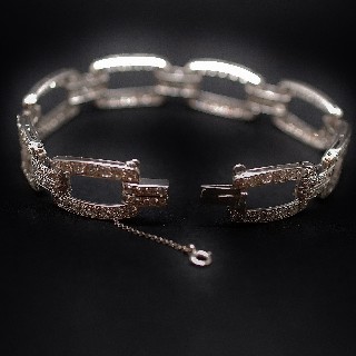  Bracelet Art Déco platine et diamants ronds avec 8.30 cts, vers 1925.