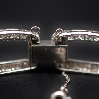  Bracelet Art Déco platine et diamants ronds avec 8.30 cts, vers 1925.