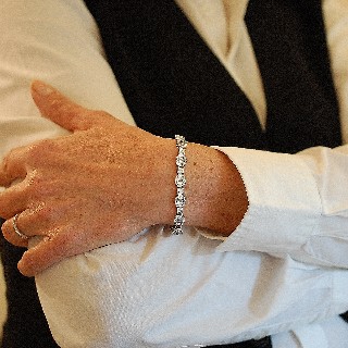 Bracelet en or gris 18 Cts avec 4.09 Cts de Diamants H-VS.