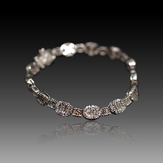 Bracelet en or gris 18 Cts avec 4.09 Cts de Diamants H-VS.