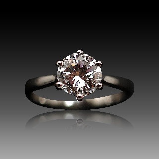 Solitaire en platine avec Diamant brillant de 1.37 Cts D-VVS2 .