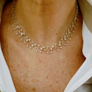 Collier en or gris 18k avec 3,0 Cts de Diamants brillants . Collier en or gris 18k avec 3,0 Cts de Diamants brillants .