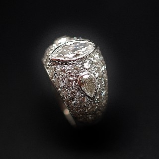 Bague Or Gris 18k avec 4,0 Cts de Diamants brillants, Marquise et Poires.