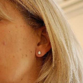 Puces d'oreilles Diamants 2 x 0.49 Cts G-VS en Or Gris 18k Puces d'oreilles Diamants 2 x 0.49 Cts G-VS en Or Gris 18k