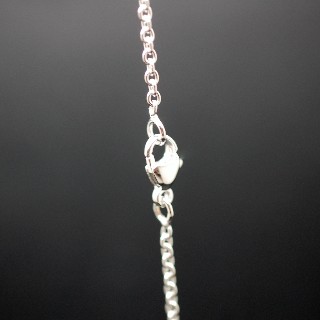 Collier Pendentif  en Or gris 18k avec une Emeraude.