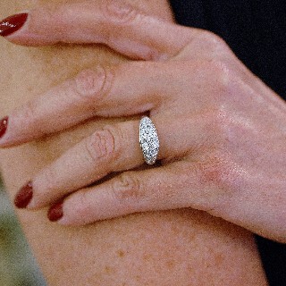 Bague Or Gris 18k avec 1.54 Cts de Diamants brillants et Coussin. Bague Or Gris 18k avec 1.54 Cts de Diamants brillants et Coussin.