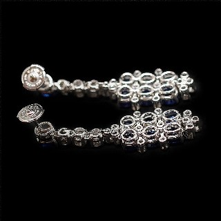 Boucles d'oreilles Pendantes en Platine avec Saphirs et Diamants.