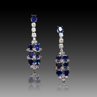 Boucles d'oreilles Pendantes en Platine avec Saphirs et Diamants.