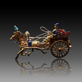 Broche "Cheval empanaché avec cariole et cocher " Or 18k massif .