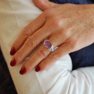 Bague Mauboussin "Ma princesse d'amour" Or Gris 18k Améthystes, Diamants. Taille 51. Bague Mauboussin "Ma princesse d'amour" Or Gris 18k Améthystes, Diamants. Taille 51.