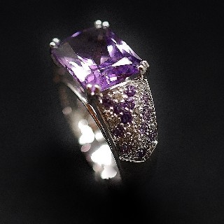 Bague Mauboussin "Ma princesse d'amour" Or Gris 18k Améthystes, Diamants. Taille 51.