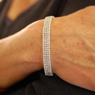 Bracelet en or gris 18 Cts avec 13.58 Cts de Diamants H-VS.