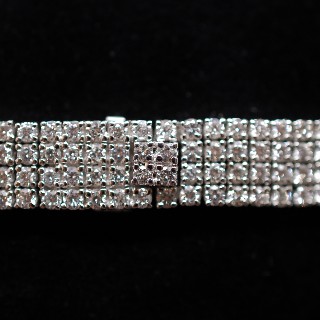 Bracelet en or gris 18 Cts avec 13.58 Cts de Diamants H-VS.