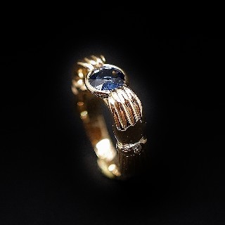 Bague Or Jaune 18K massif avec Saphir Ceylan + Diamants. Taille 51.