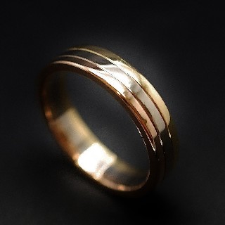 Alliance Cartier Or 18k Massif Trinity Rigide Homme Taille 59 . Alliance Cartier Or 18k Massif Trinity Rigide Homme Taille 59 .
